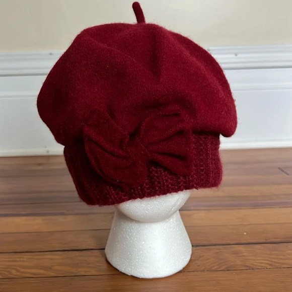 Vintage Burgundy Warm Wool Beret Style Hat with Adorable Attached Bow - OS - Picture 2 of 7